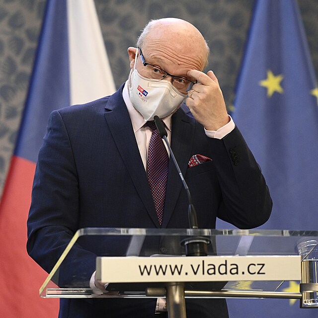 Ministr zdravotnictv Vlastimil Vlek.
