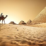 Helena Houdová láká na pyramidy v Egyptě a magické datum 22. 2. 2022.