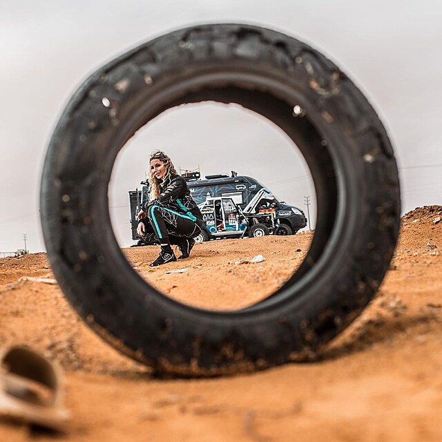Zti s pneumatikami: Olga Lounov pojede Dakarskou rallye coby spolujezdkyn...