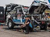 Závodník Martin Čábela se v motosportu pohybuje 40 let. Dakarskou rallye s ním...