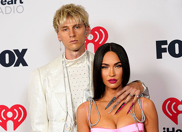 Machine Gun Kelly má tstí, e Megan Fox je nejvíc ena ze vech en na svt....