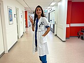 Nadia Nadim zárove s fotbalovou kariérou vystudovala medicínu.