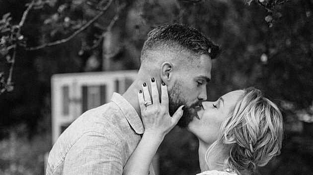 Michaela plnila sv�j Instagram zamilovanými fotkami s man�elem.