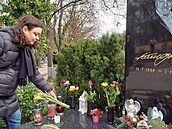 Dominika Gottová pinesla otci na hrob tulipány, pak eila ddictví!