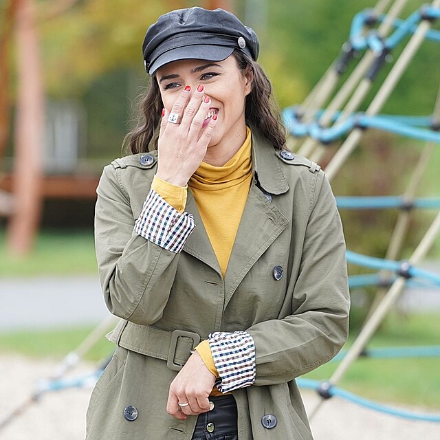 Eva Bureov coby hlavn postava novho serilu Zoo, kter std Slunenou.