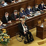 Miloš Zeman mluvil z vozíku.