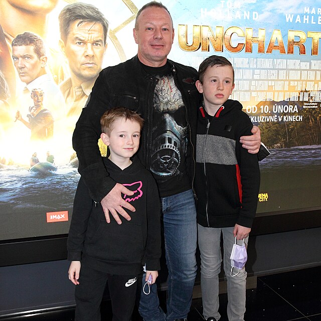 Michal Dvok vzal na premiru filmu sv dva syny.