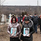 Ve městě Horlivka na východě Ukrajiny se konal pohřeb učitelky zeměpisu a...