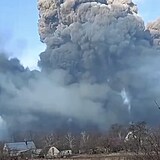 Mohutn exploza v tstn blzkosti ukrajinsk vesnice.