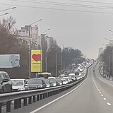 Ve směru na Západ se u Kyjeva tvoří kolony.