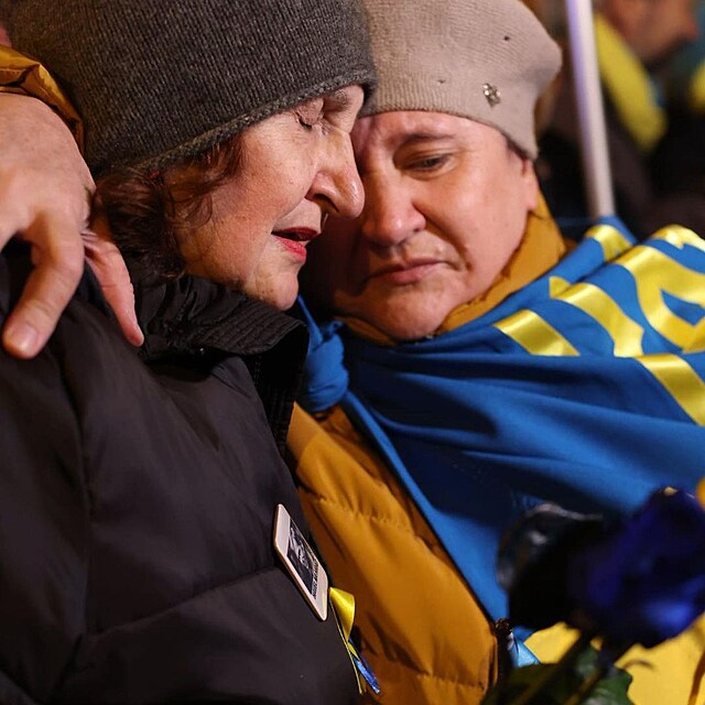 Eva Holubov na demonstraci na podporu Ukrajiny, kterou svolal Milion chvilek