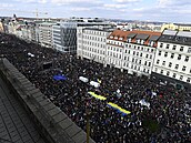 Nední demonstrace na Václavském námstí.
