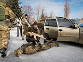 Civilisté v Kyjev trénují boj a obranu s vojenskými instruktory na zaátku...
