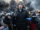 Vitalij Kliko se toho nebojí. Takto na vlastní pst eil demonstrace v Kyjev...