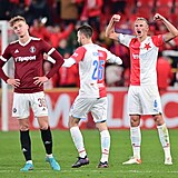 Slavia porazila Spartu 2:0.