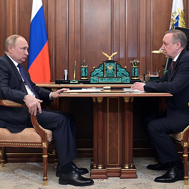 Vladimir Putin bhem jednn s petrohradskm guvernrem Alexandrem Beglovem
