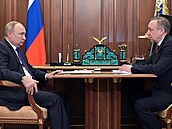 Vladimir Putin bhem jednání s petrohradským guvernérem Alexandrem Beglovem