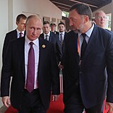 Oleg Děripaska s Vladimirem Putinem
