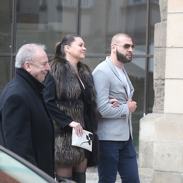 Pila i bval partnerka Leoe Maree Hana Svobodov po boku s neznmm svalovcem.