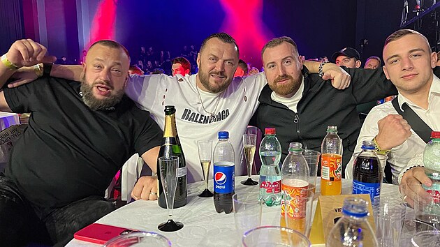 Údajný milenec Lely Ceterové Vít Kaiser se zú�astnil galave�eru nové organizace...