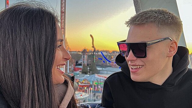 Jsou Luká Tma a Anna ulcová jen pátelé nebo nco víc?