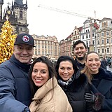 Pavel Bobošík se svou rodinou na procházce po centru Prahy. Už tehdy sváděl boj...