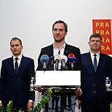 Zástupci magistrátní koalice v čele s primátorem Zdeňkem Hřibem