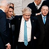 Trojice lídrů se velmi dobře bavila. Na Recepu Erdoganovi bylo vidět, že si...