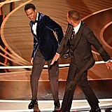 Předávání Oscarů „zpestřil“ Will Smith, který moderátorovi Chrisu Rockovi v...