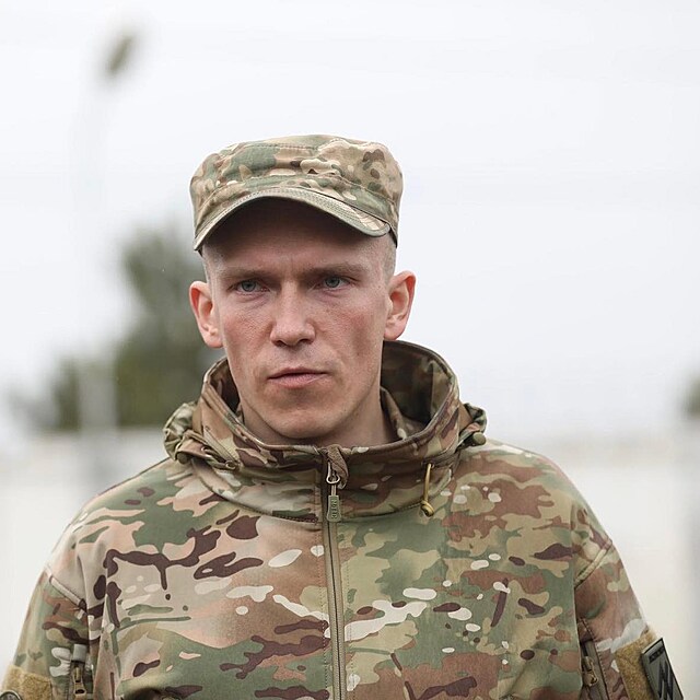 Denis Prokopenko, jeden z chulign, kter nyn bojuje za Ukrajinu ve vlce s...