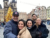 Pavel Boboík se svou rodinou na procházce po centru Prahy. U tehdy svádl boj...