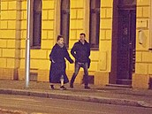 Lucie Vondrákové se na noní procházce s ním svovala kolegovi Gustavu...
