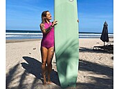 Kamila Kamu Rundusová zdraví z Kostariky a obdivuje se enám surfakám.