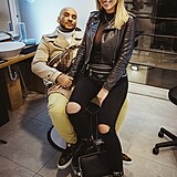 Natlie Koendov a jej partner, barber Laky Royal.