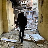 Darja Stomatová ve zničeném Charkově