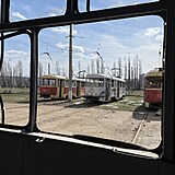 Darja s Jnem natoili tak depo tramvaj, kter byly na Ukrajinu dodny z...