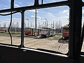 Darja s Jánem natoili také depo tramvají, které byly na Ukrajinu dodány z...