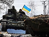 Ukrajintí vojáci po osvobození msta Bua v Kyjevské oblast