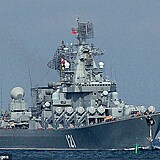 Válčená loď Moskva, pýcha Černomořské flotily, kterou potopily ukrajinské...