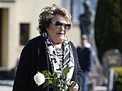 Jiina Bohdalová na pohbu Josefa Aloise Náhlovského