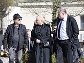Elitní právník Tomá Sokol dorazil na poheb Josefa Aloise Náhlovského s Petrem...