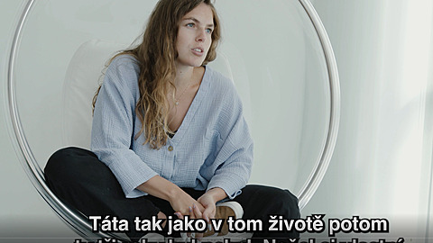 Mladá herečka Julie Šurková si zahrála ve snímcích Probudím se včera, Slíbená...