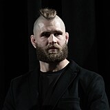 Nejlepší český MMA zápasník Jiří Procházka křtil film o svém životě.