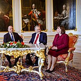 Prezident Miloš Zeman vítal s manželkou bulharský prezidentský pár.