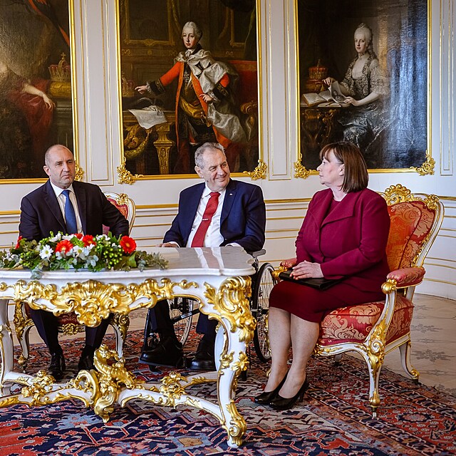 Prezident Milo Zeman vtal s manelkou bulharsk prezidentsk pr.