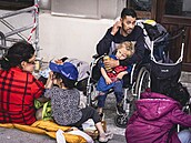 Ukrajintí Romové na Hlavním nádraí v Praze