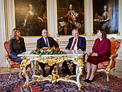 Prezident Milo Zeman vítal s manelkou bulharský prezidentský pár.