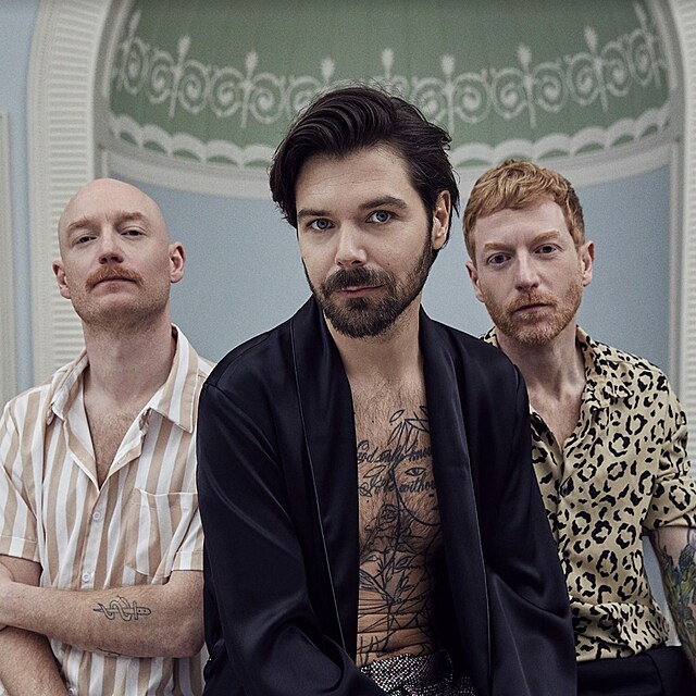 Skotsk parta Biffy Clyro, veden charismatickm Simonem Neilem.