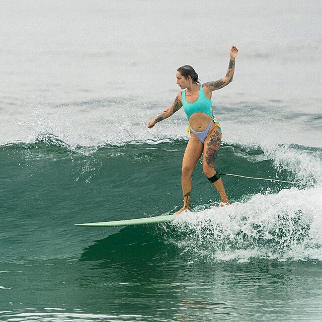 Kamila Kamu Rundusov se na Kostarice pkn spravila. e by tm bylo surfovn?