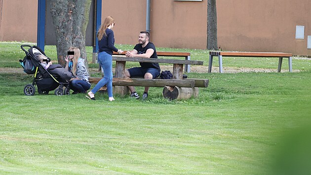 S kým se Tereza vídá a je do nj zamilovaná?